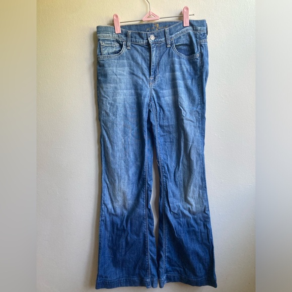 7 for all Mankind 28 Flared Jeans - Midrise - Picture 3 of 11